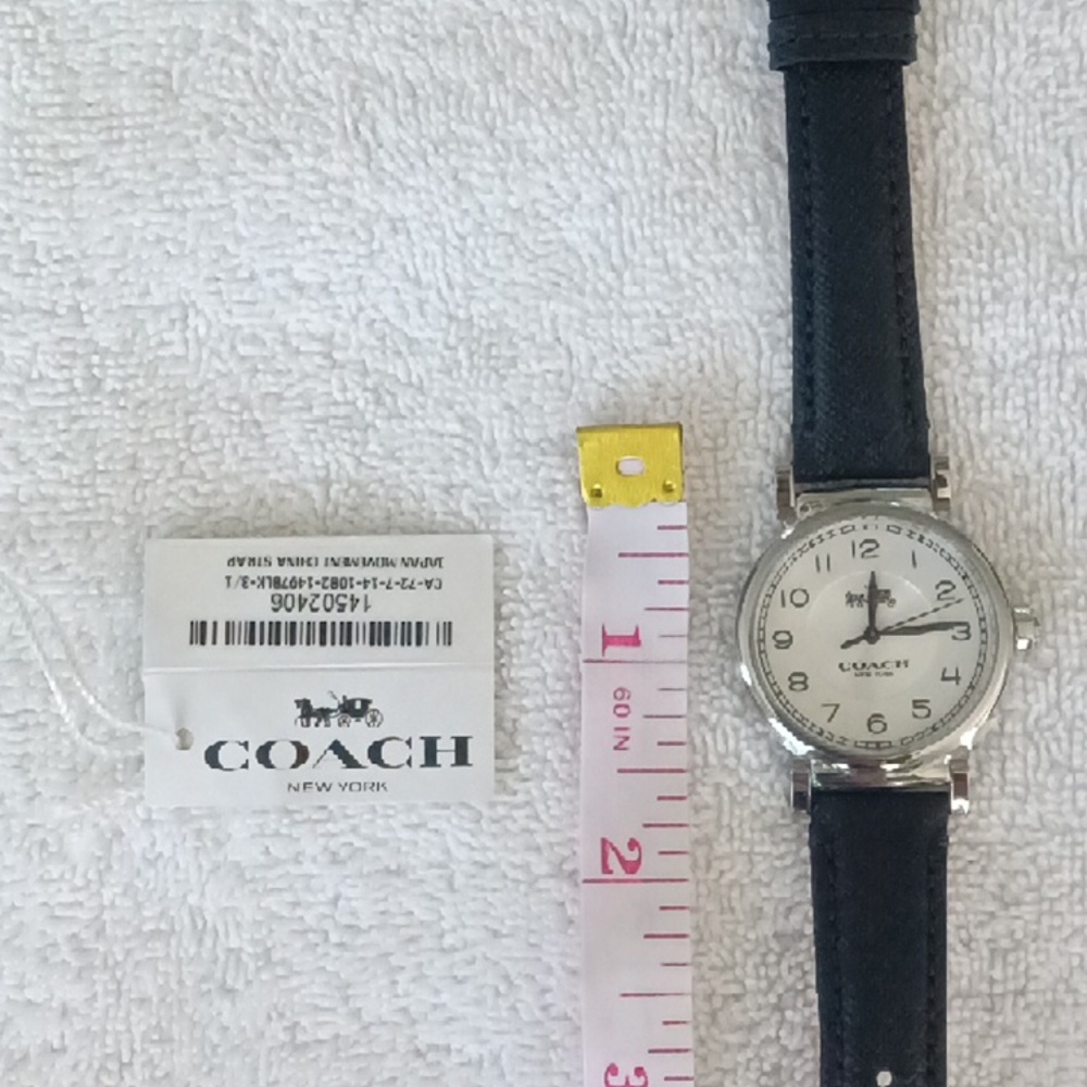 Coach watch ladies or girls - Picture 8 of 8